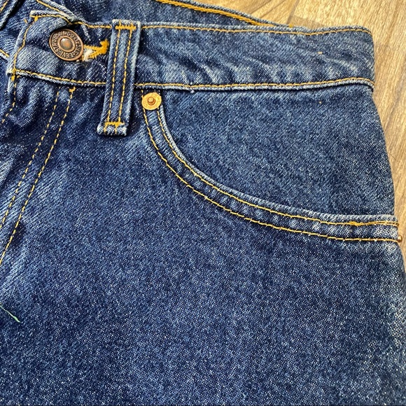 Vintage Levi’s 512 Red Tab high waisted denim shorts, original tags attached - Picture 5 of 15